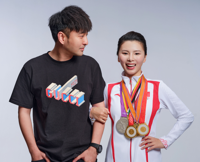 奥运冠军何可欣大婚上热搜！曾与父母住地下室，丈夫离过婚有孩子