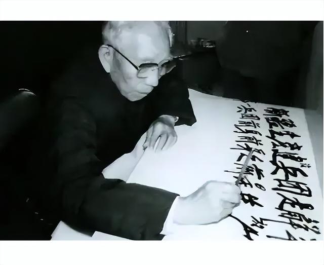 毛主席突然来电，王震以为有大事，毛主席：王胡子！你啥时来看我