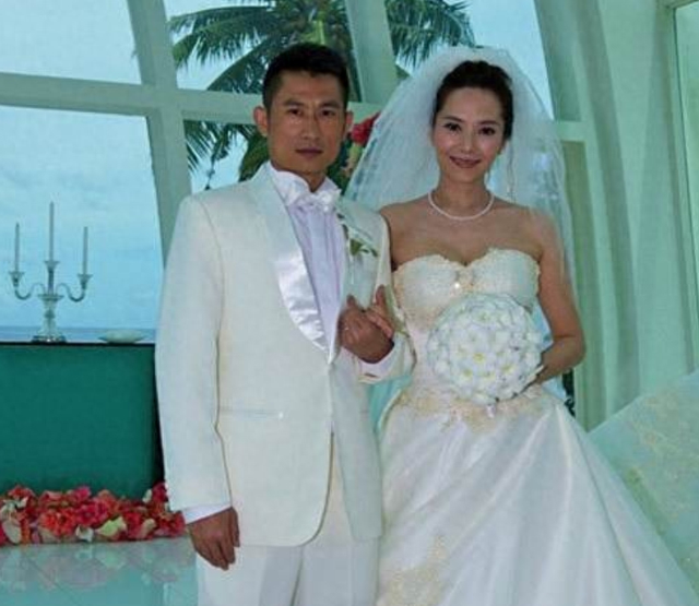 朱少杰：农村小伙娶混血港姐，妻子倒贴3套房，娶个好女人旺三代