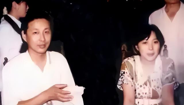 陈道明大左小青22岁，是亦师亦友？还是男欢女爱？真相竟是