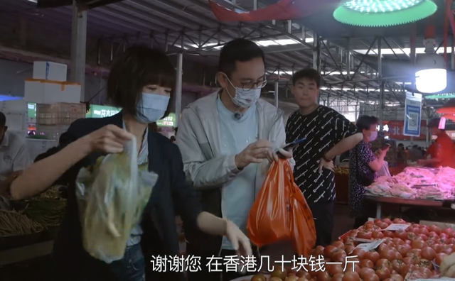 演员吴启华：香港回归给我最大的感受是，我终于是个真正的中国人
