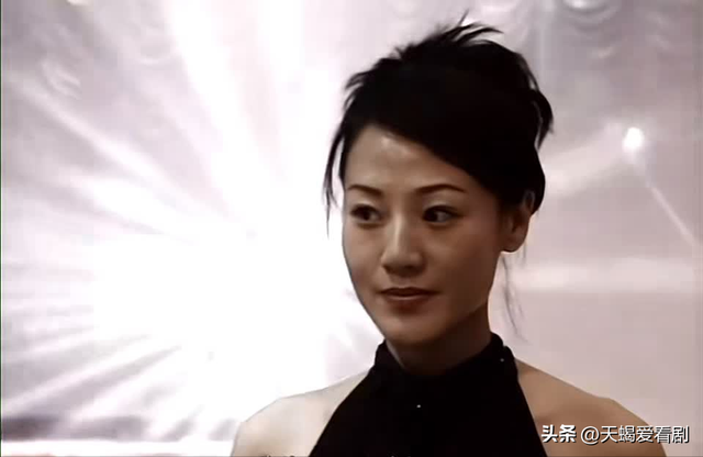 《陀枪师姐2》，康华再度饰演“大姐大”，仿若艳丽带刺的玫瑰！