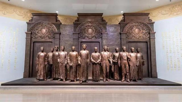 为何共和国是红色的？因为鲜血染红了它