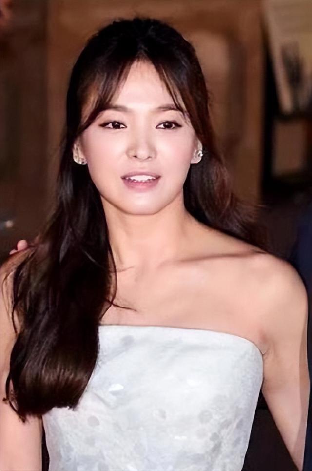 宋仲基二婚娶英国人，两年生两胎，如今的宋慧乔，证实了大家猜想
