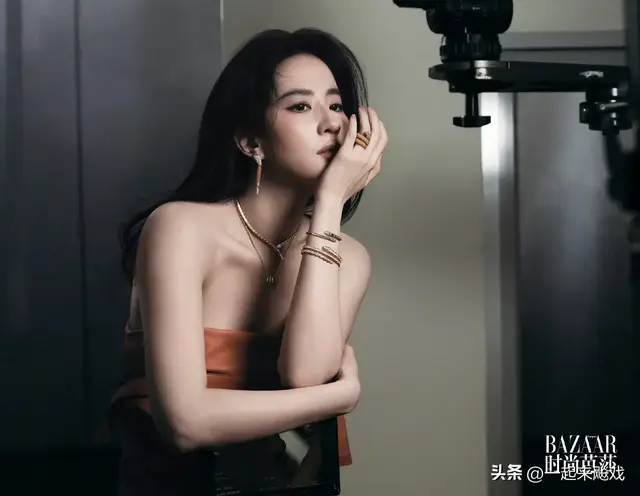 刘亦菲性感大红唇，她的颜值从未输过