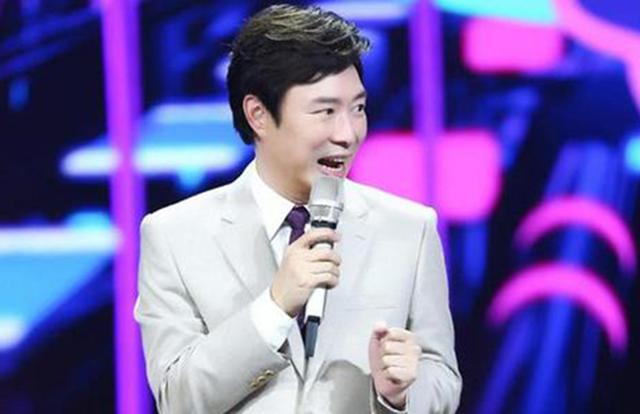 费玉清68岁哥哥放狠话！接受专访罕见动怒：40年来已帮她还2.5亿