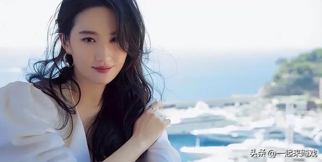 刘亦菲性感大红唇，她的颜值从未输过
