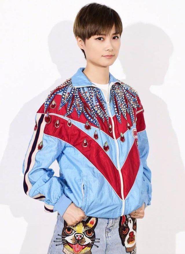 李宇春之母徐圣云：担心女儿的婚事，求媒体放过女儿