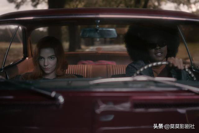 独自看见最美的风景,孤单而灿烂——《女王的棋局》