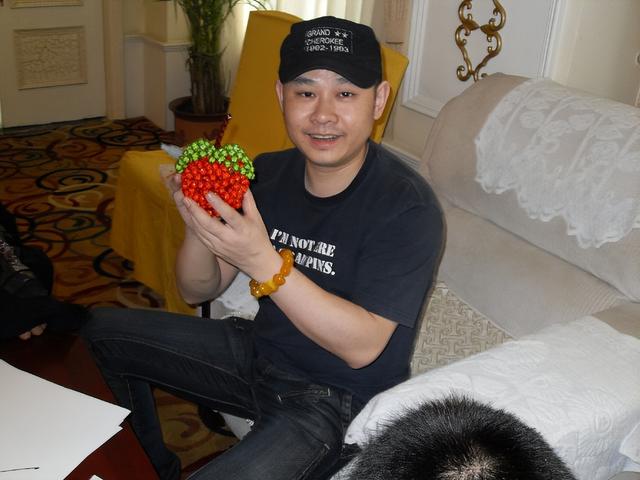 头婚嫌弃他穷,二婚把所有的爱都给了他,刀郎的成功,离不开妻子