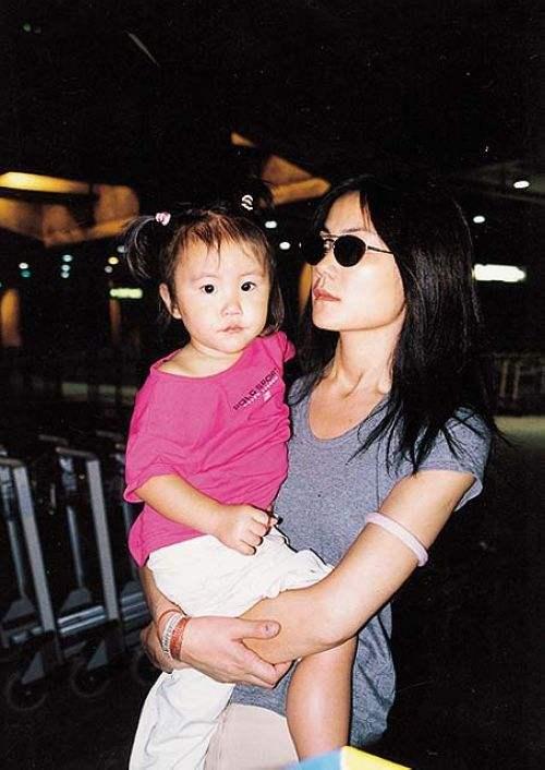 沧桑王菲:两次离婚,我对两个女儿有愧疚