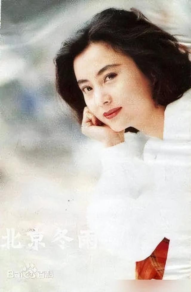 “兔子精”李玲玉，与丈夫分居11年被传离婚，今一家三口很幸福