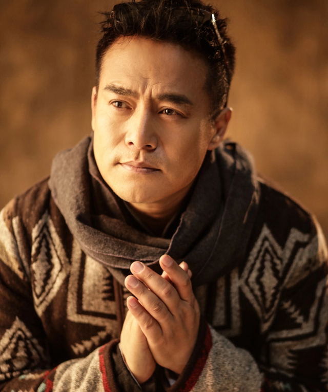 黑子：演过《打狗棍》的那图鲁，成名后不炒作没绯闻，娶芙蓉为妻