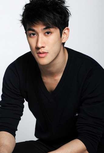 刘德华获文学博士学位 扒一扒那些高颜值高学历的明星