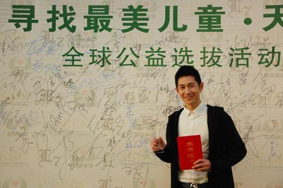 《十八岁的天空》19年，男主被雪藏，女主整容，大多数都不如意