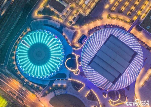 如科幻世界！航拍武汉光谷网球中心