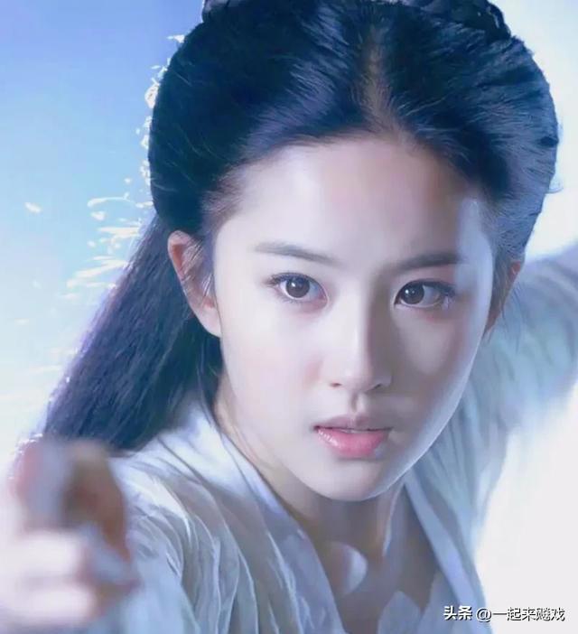 刘亦菲性感大红唇，她的颜值从未输过