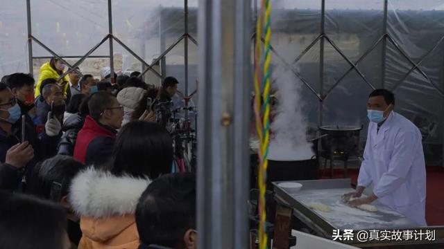 走红一年后，“拉面哥”程运付仍是拉拉面的厨子