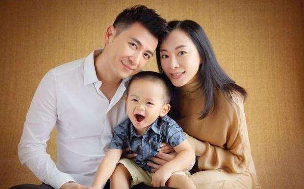 《十八岁的天空》19年，男主被雪藏，女主整容，大多数都不如意