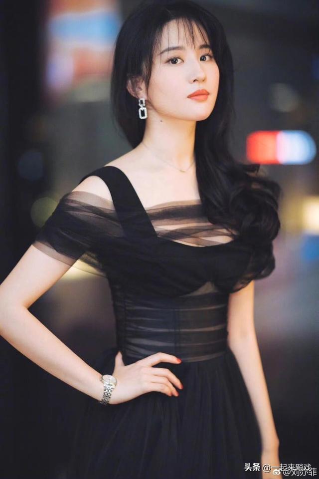 刘亦菲性感大红唇，她的颜值从未输过