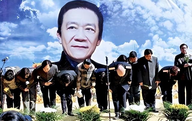 又逢一年新春时，才突然想起：这些春晚的老面孔已经永远地离开了