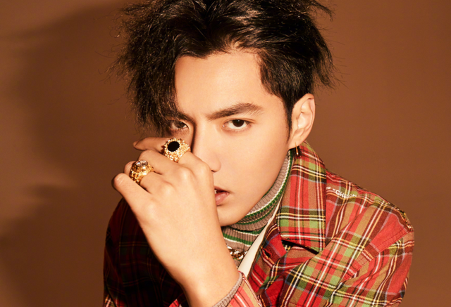 还记得1年前因为私生活混乱被抓的吴亦凡吗?要坐牢了