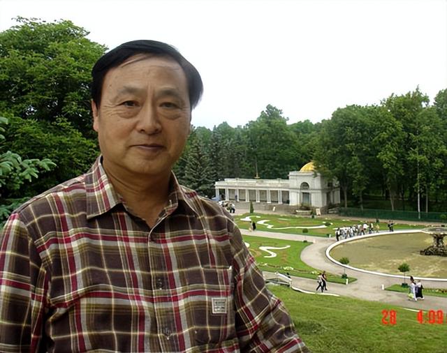 她是最挣钱的女导演，执导首部少儿不宜影片，晚年痛失名导儿子