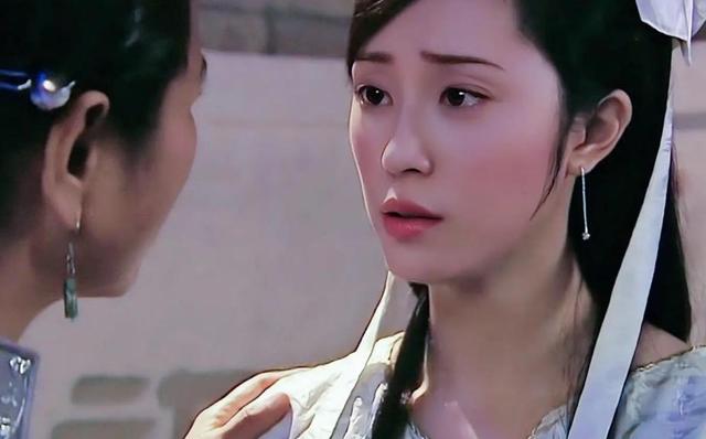 6版《天龙八部》李青萝对比：少时不知舅妈美，只顾看神仙姐姐了