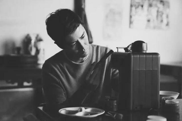 杨玏:父亲是杨立新,十几年不温不火,今却因私生活,频上热搜