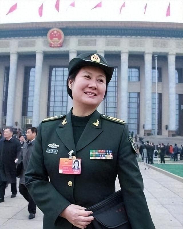 著名演员黄晓娟：丧父丧母亲弟病逝，如今儿子李赫是她最大骄傲