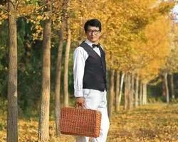 年代秀｜从运动服到瑜伽服，他的身上看不到岁月痕迹