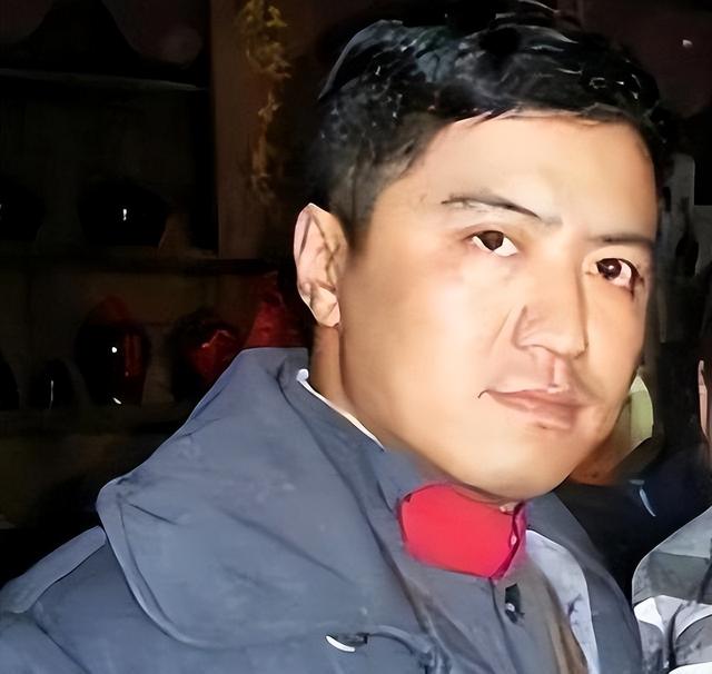 许云帆高大帅气，娶黄志忠前妻何音，将继子视如己出，婚后无儿女