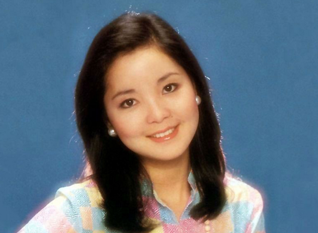 一代“甜歌皇后”邓丽君的怀旧经典《甜蜜蜜》，经久传唱不息