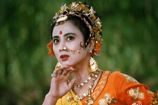 “兔子精”李玲玉，与丈夫分居11年被传离婚，今一家三口很幸福