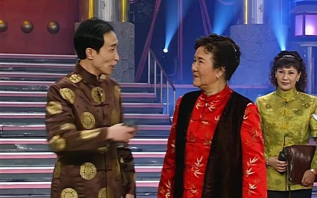 又逢一年新春时，才突然想起：这些春晚的老面孔已经永远地离开了