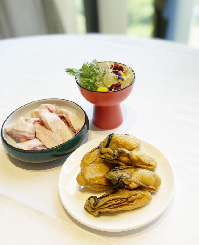 小康餐桌·粤菜说〡如何让鸡有镬气？这道菜里有答案