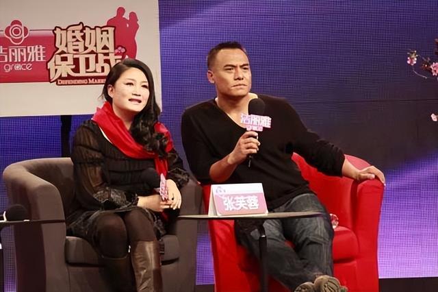 黑子：演过《打狗棍》的那图鲁，成名后不炒作没绯闻，娶芙蓉为妻