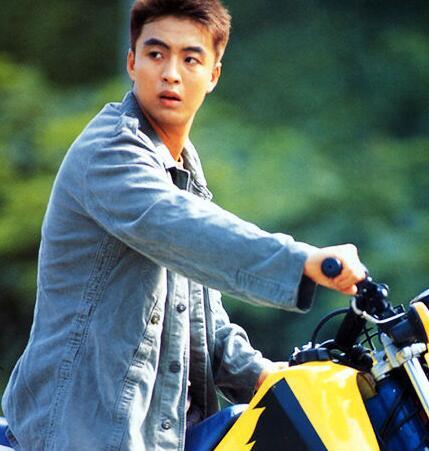 真正的韩剧鼻祖《初恋》,80后的偶像裴勇俊秒杀一众小鲜肉