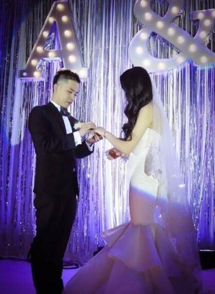 《十八岁的天空》19年，男主被雪藏，女主整容，大多数都不如意