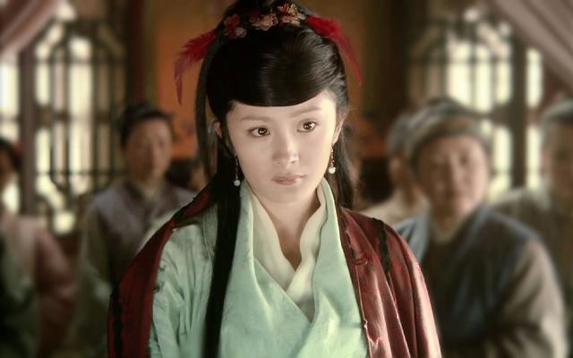 新版《红楼梦》杨幂饰演的晴雯，到底有多差劲？两个字评价：蹩脚