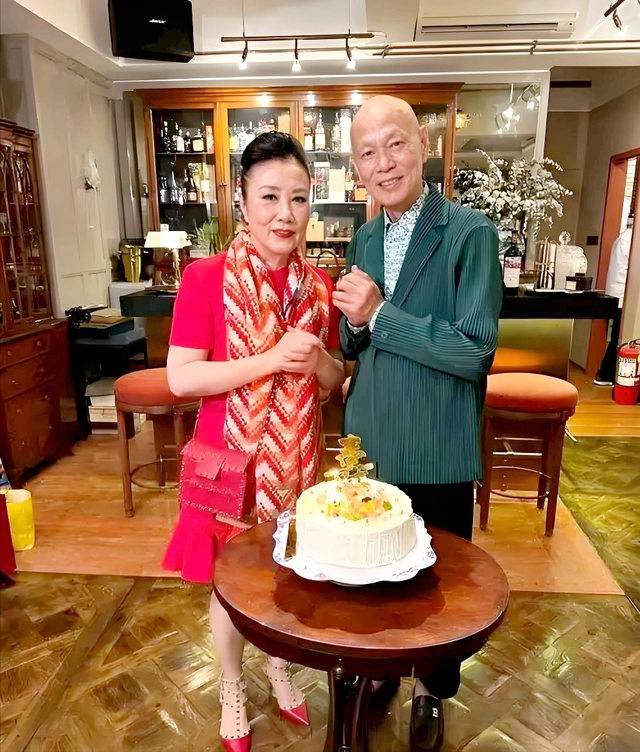 汪明荃上春晚引关注！她患双癌，丈夫罗家英患肝癌