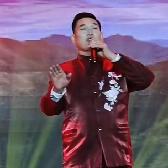 草根歌手大衣哥总资产过亿？那么农民出生的朱之文到底赚了多少钱