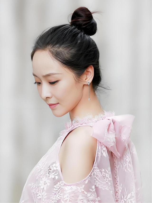 一夜成名的谋女郎”李曼，为何17年后仍被贴上“不温不火”标签？