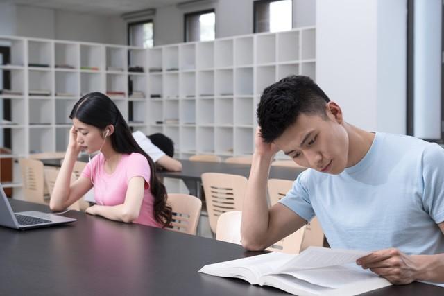 当男生觉得你很漂亮，会有什么表现