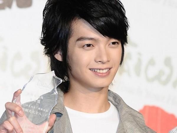 刘德华获文学博士学位 扒一扒那些高颜值高学历的明星