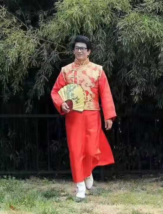 年代秀｜从运动服到瑜伽服，他的身上看不到岁月痕迹