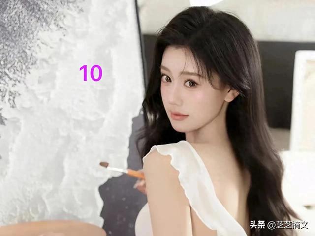 两人手里拿着望远镜偷看：他们俩倒是亲啊！光抱着怎么能促进感情