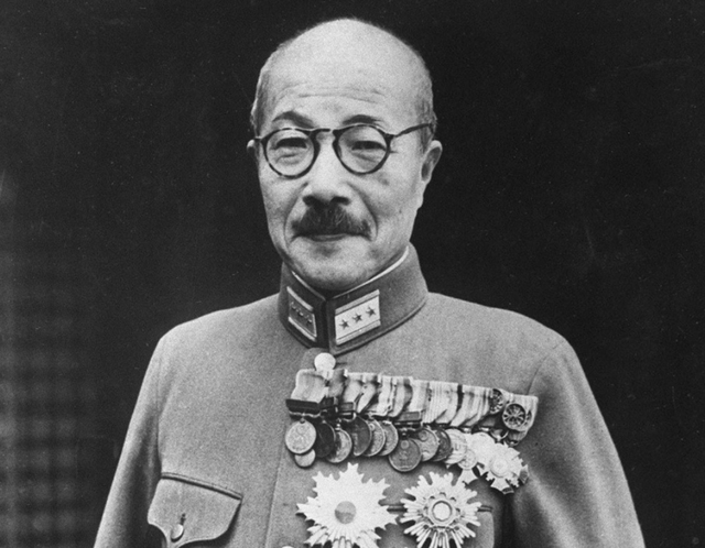 东条英机有多少荒唐事,平日喜欢翻垃圾箱,还被陆海军集体厌恶
