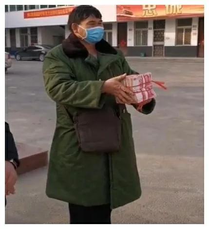 草根歌手大衣哥总资产过亿？那么农民出生的朱之文到底赚了多少钱