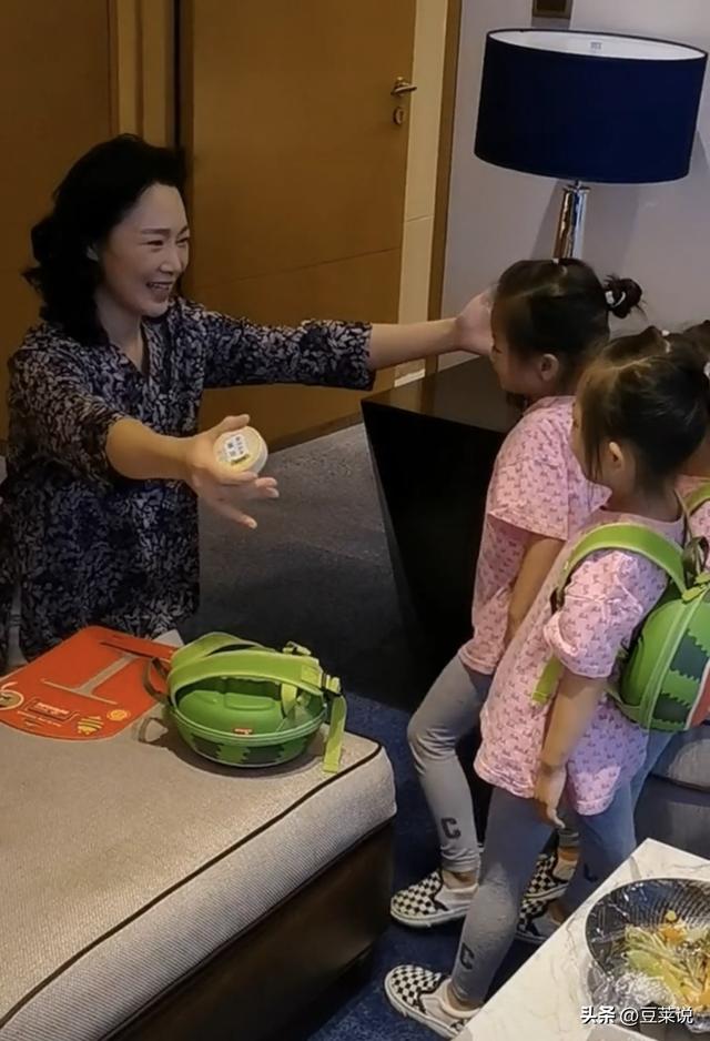 歌唱家吕薇，曾有一段不为人知的刻骨情感，男友去世后，生活成谜